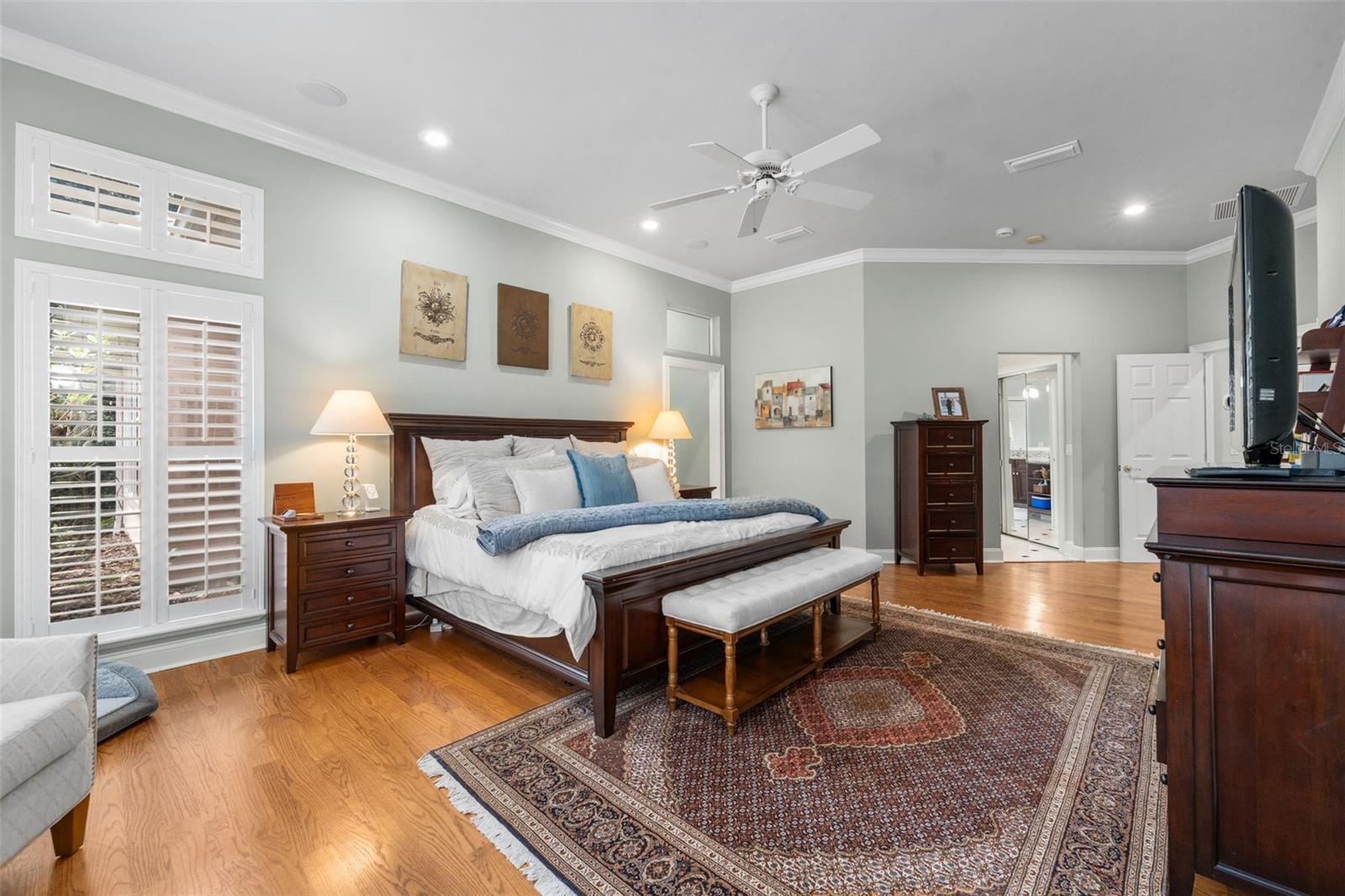 Listing photo id 19 for 3517 92nd Street