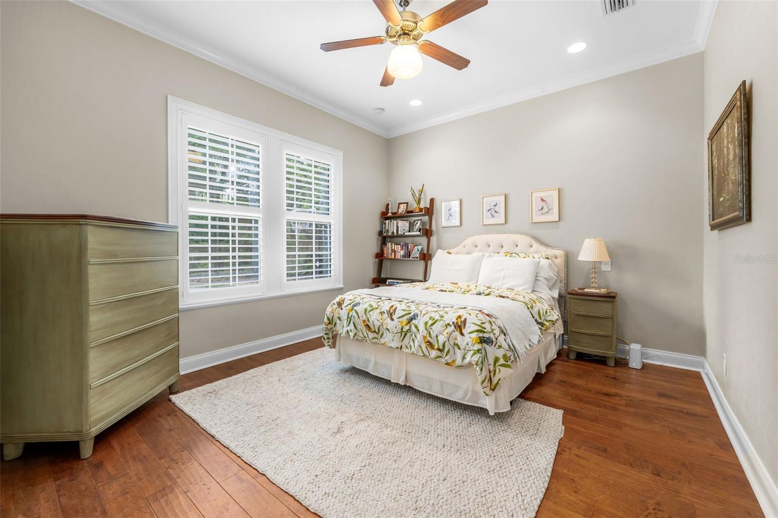 Listing photo id 27 for 3517 92nd Street