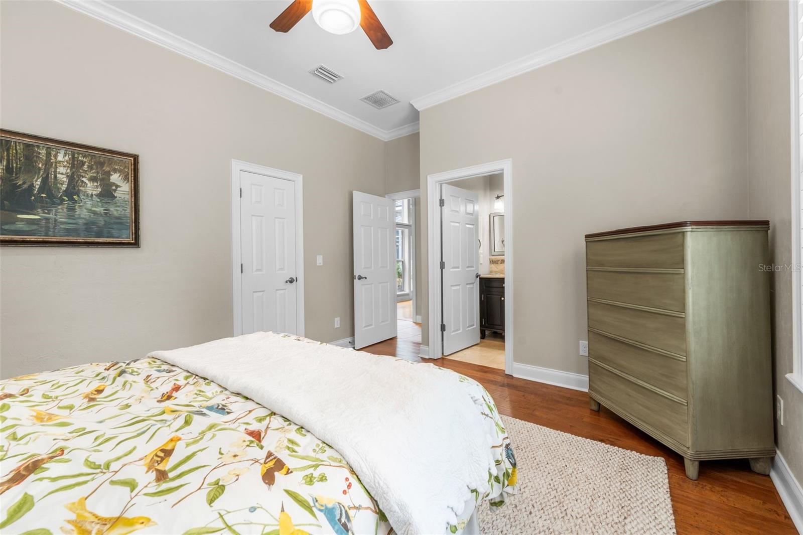 Listing photo id 28 for 3517 92nd Street