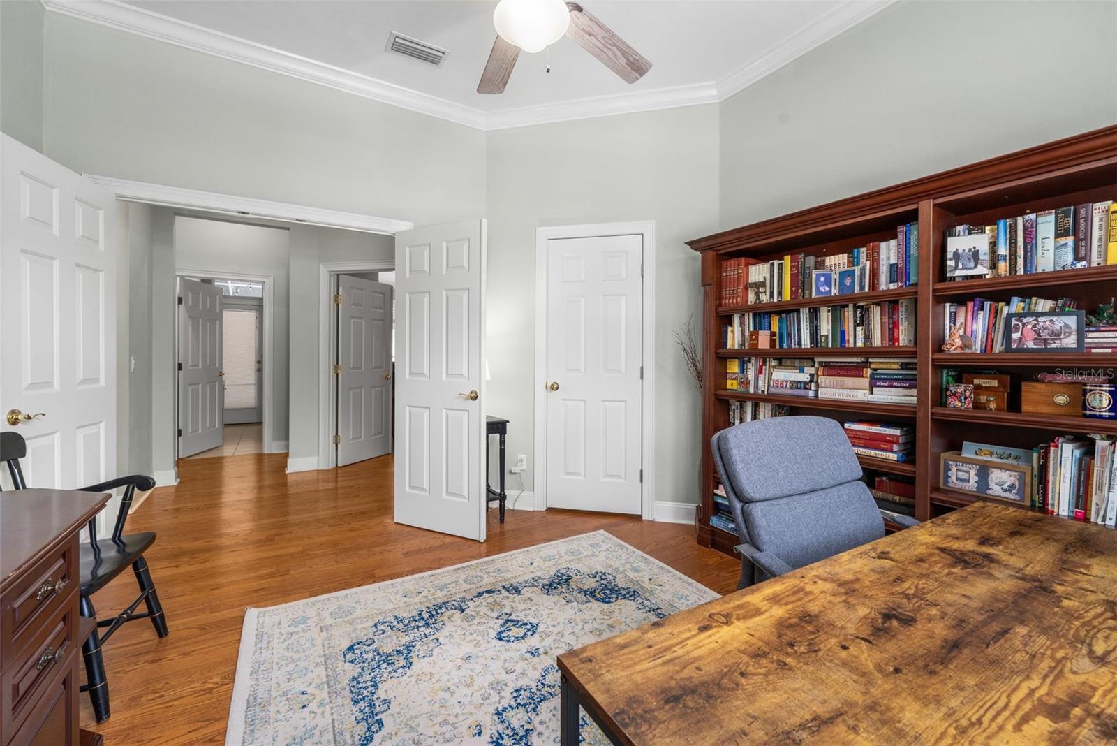 Listing photo id 31 for 3517 92nd Street