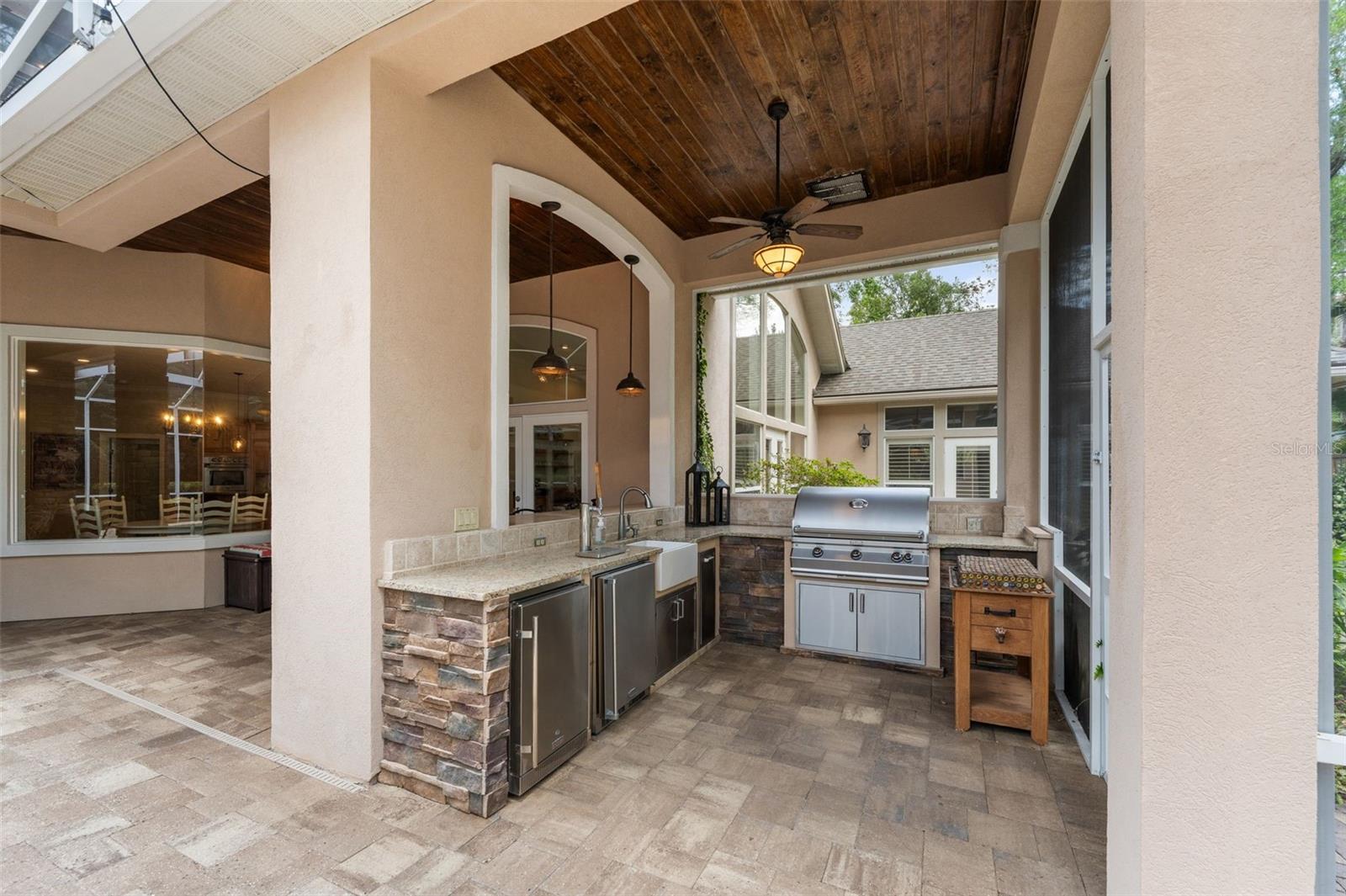Listing photo id 35 for 3517 92nd Street