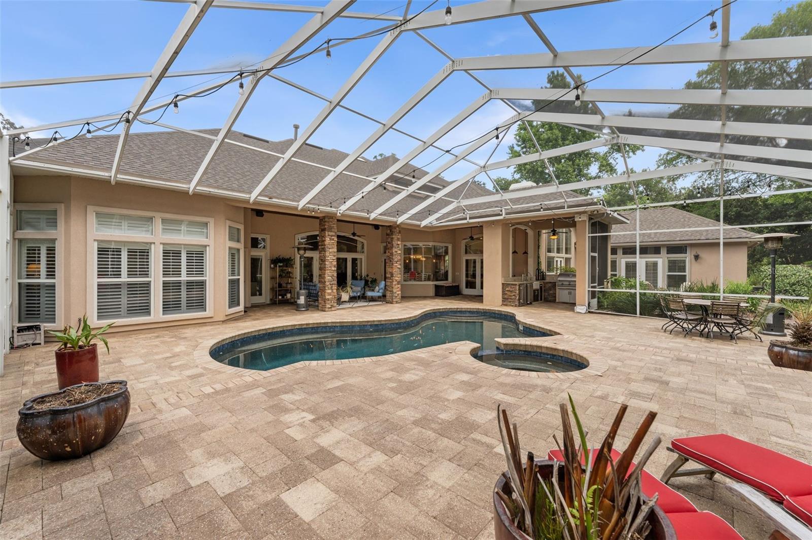Listing photo id 38 for 3517 92nd Street