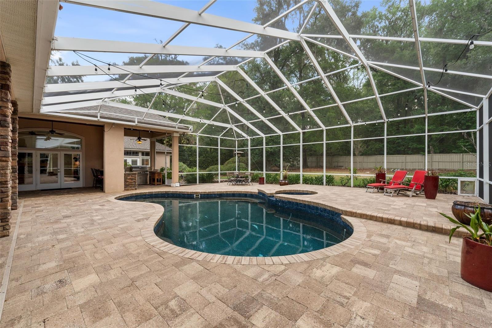 Listing photo id 41 for 3517 92nd Street