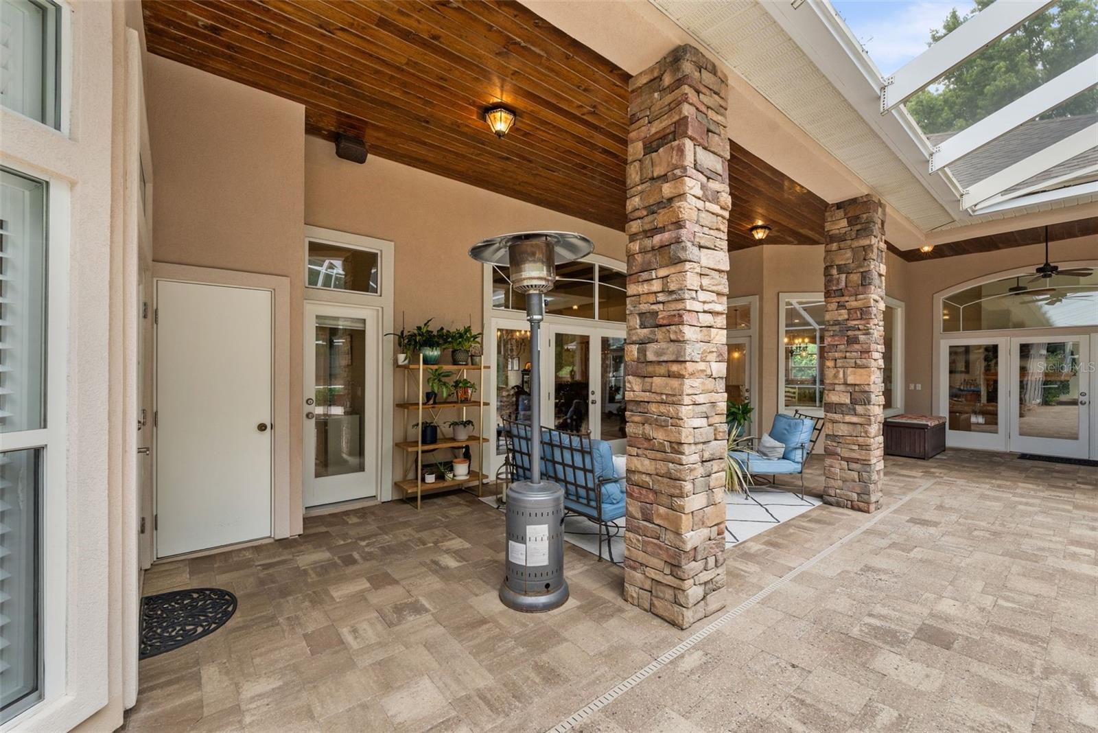 Listing photo id 43 for 3517 92nd Street