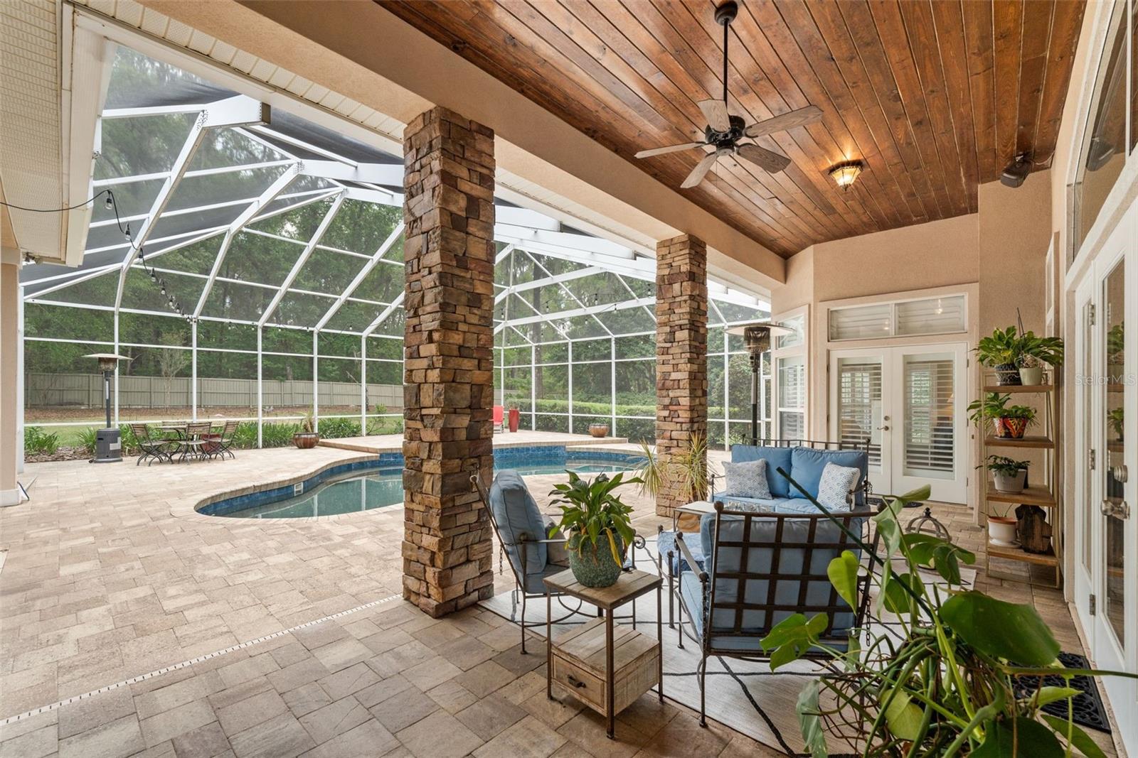 Listing photo id 44 for 3517 92nd Street