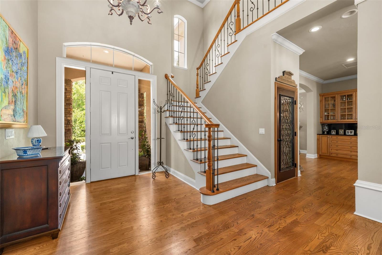 Listing photo id 48 for 3517 92nd Street