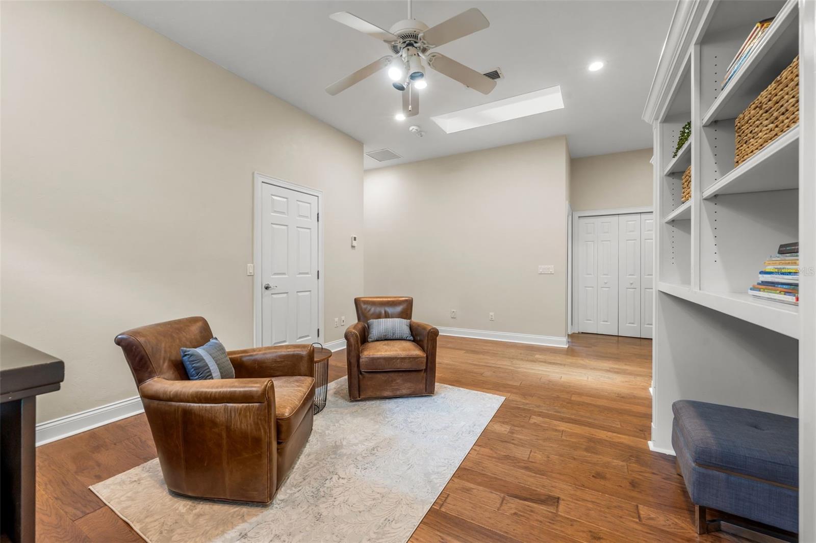 Listing photo id 50 for 3517 92nd Street