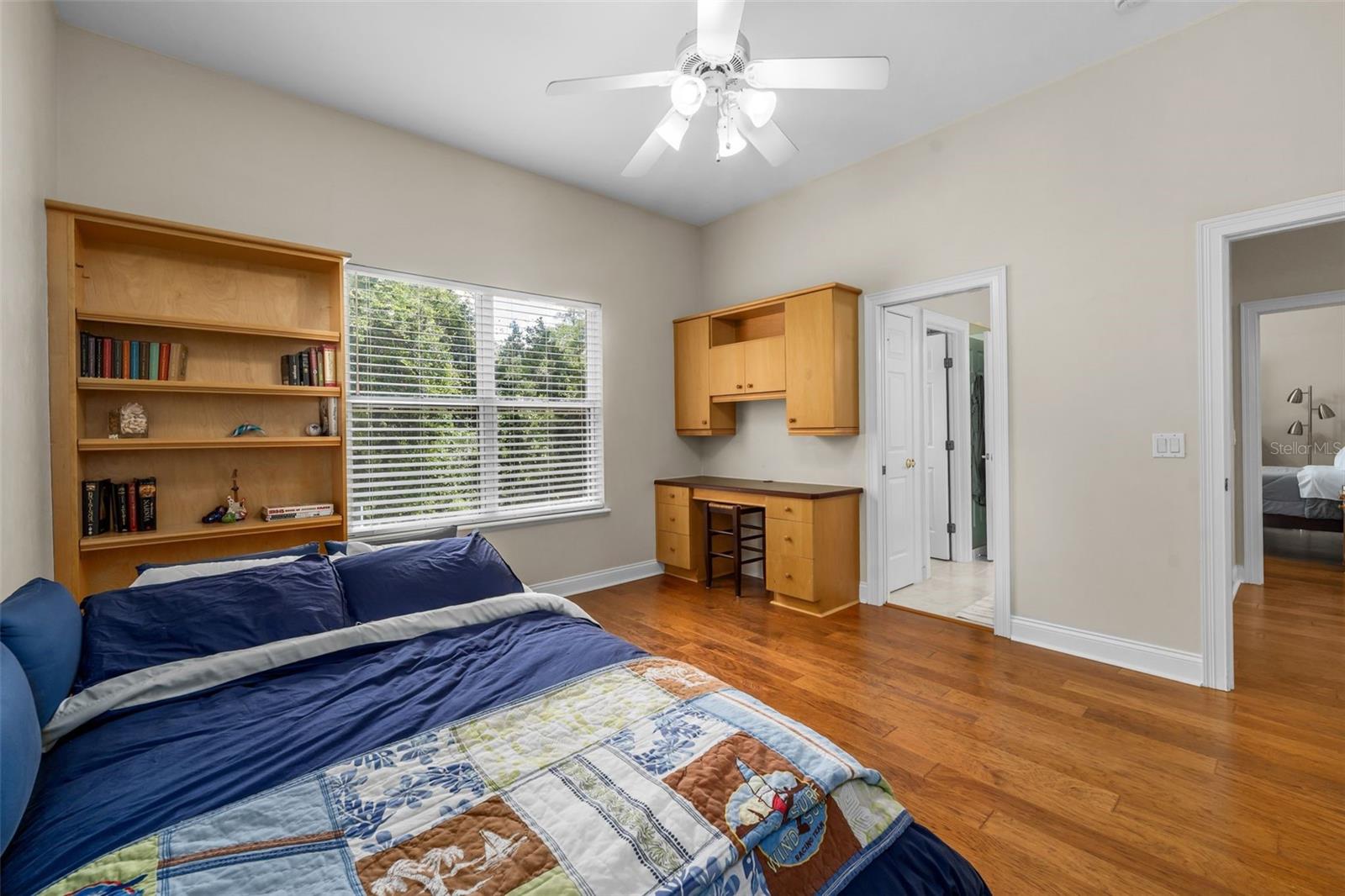 Listing photo id 59 for 3517 92nd Street