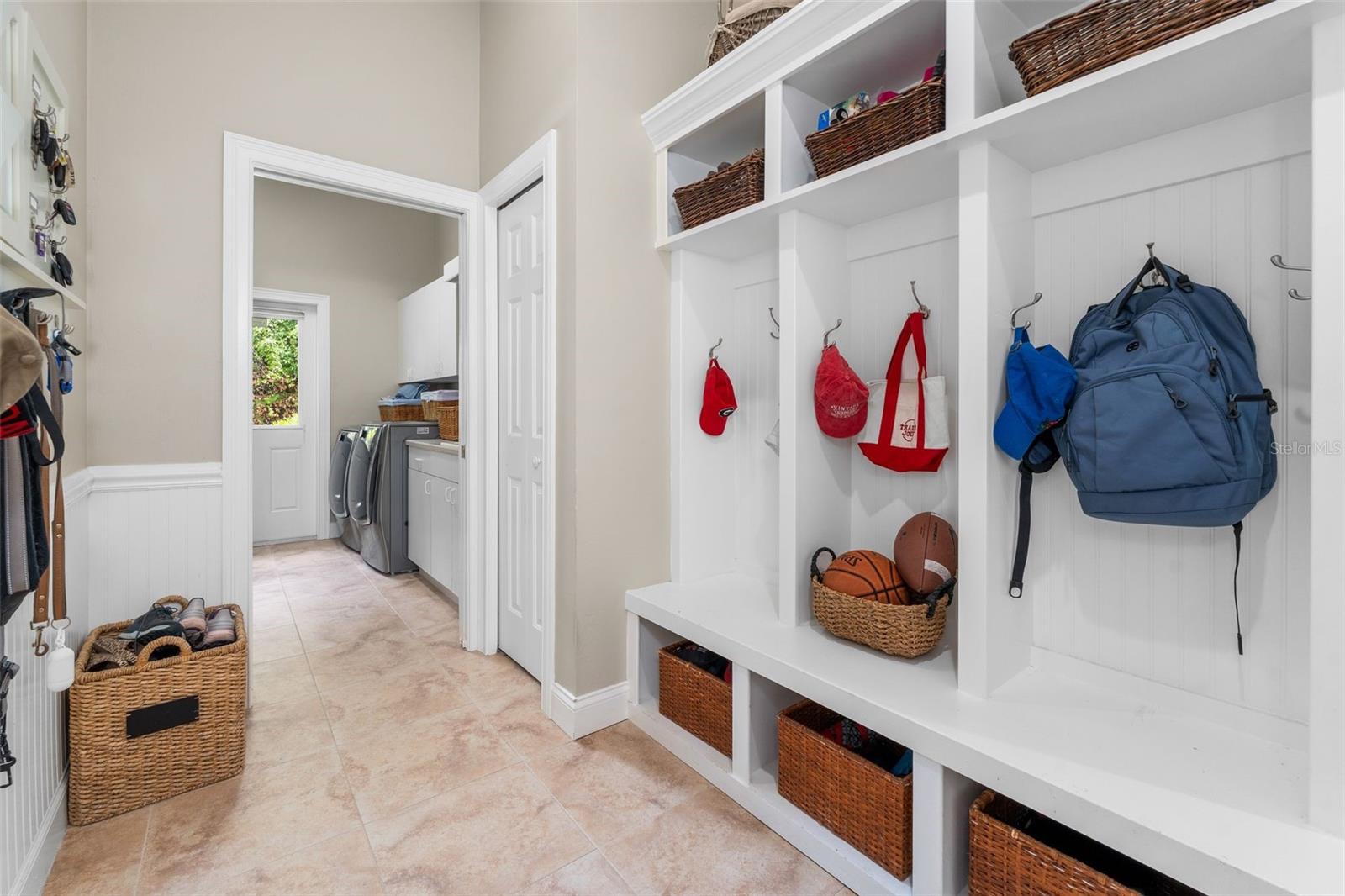 Listing photo id 61 for 3517 92nd Street