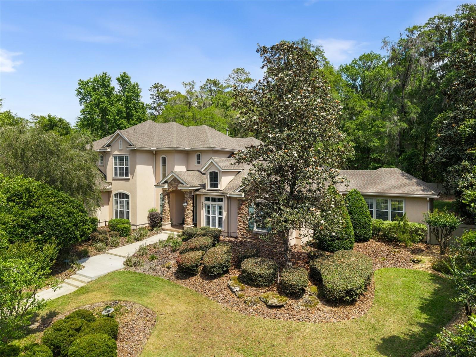 Listing photo id 68 for 3517 92nd Street
