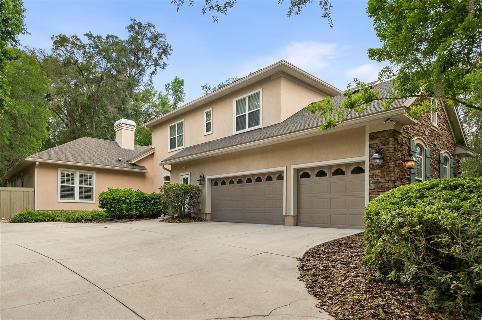 Listing photo id 69 for 3517 92nd Street