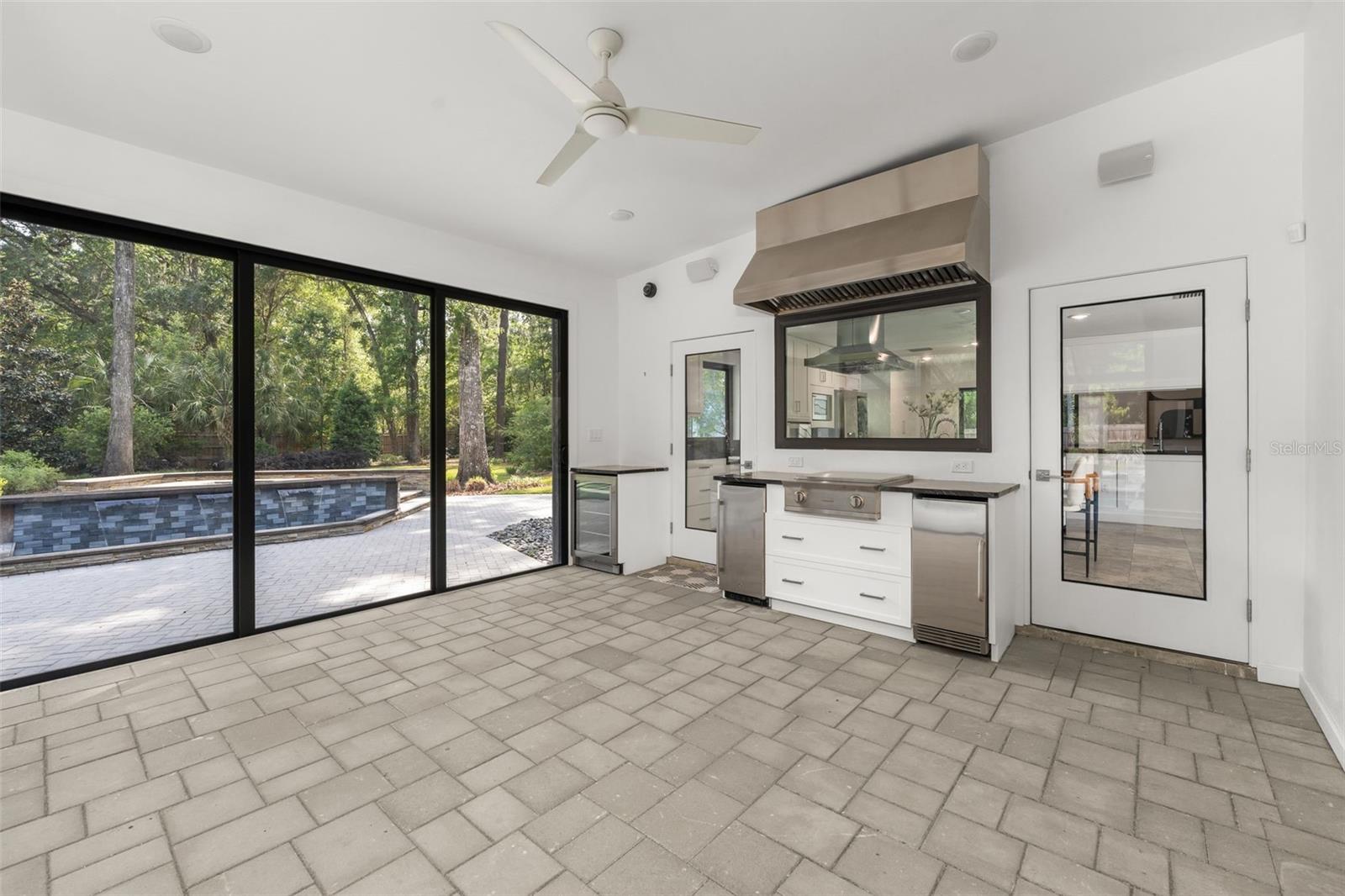 Image 20 of 83 For 2261 24th Avenue