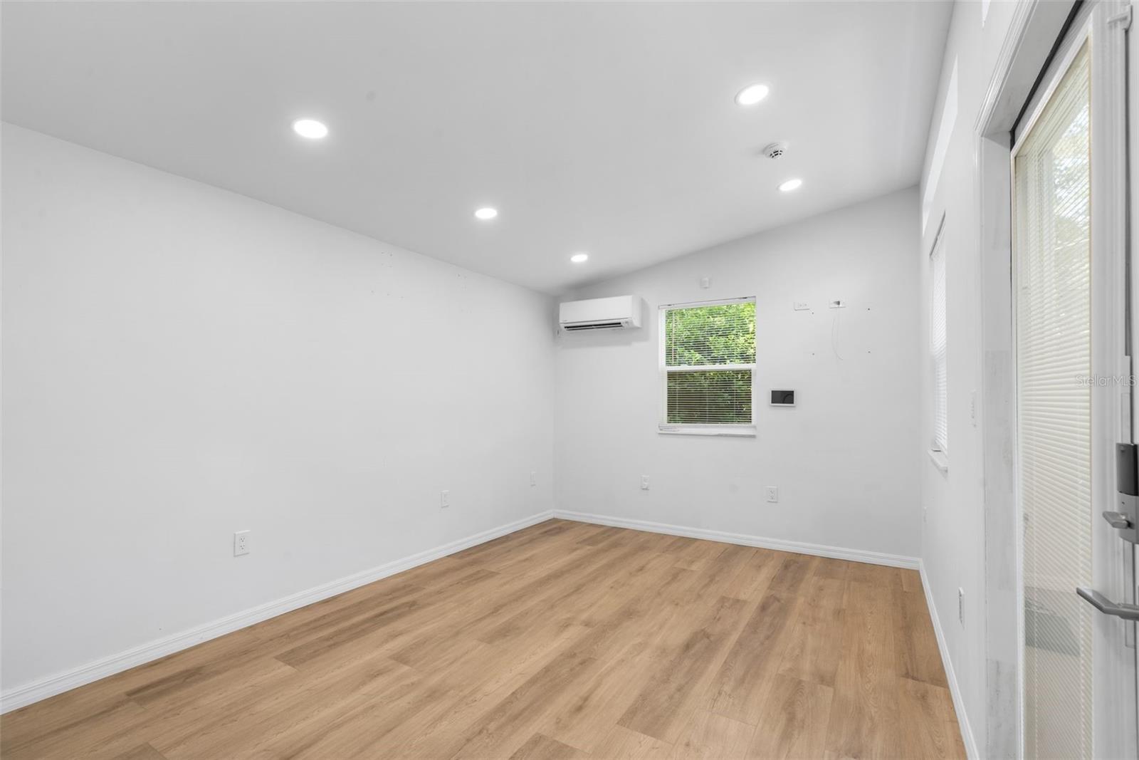 Image 40 of 83 For 2261 24th Avenue
