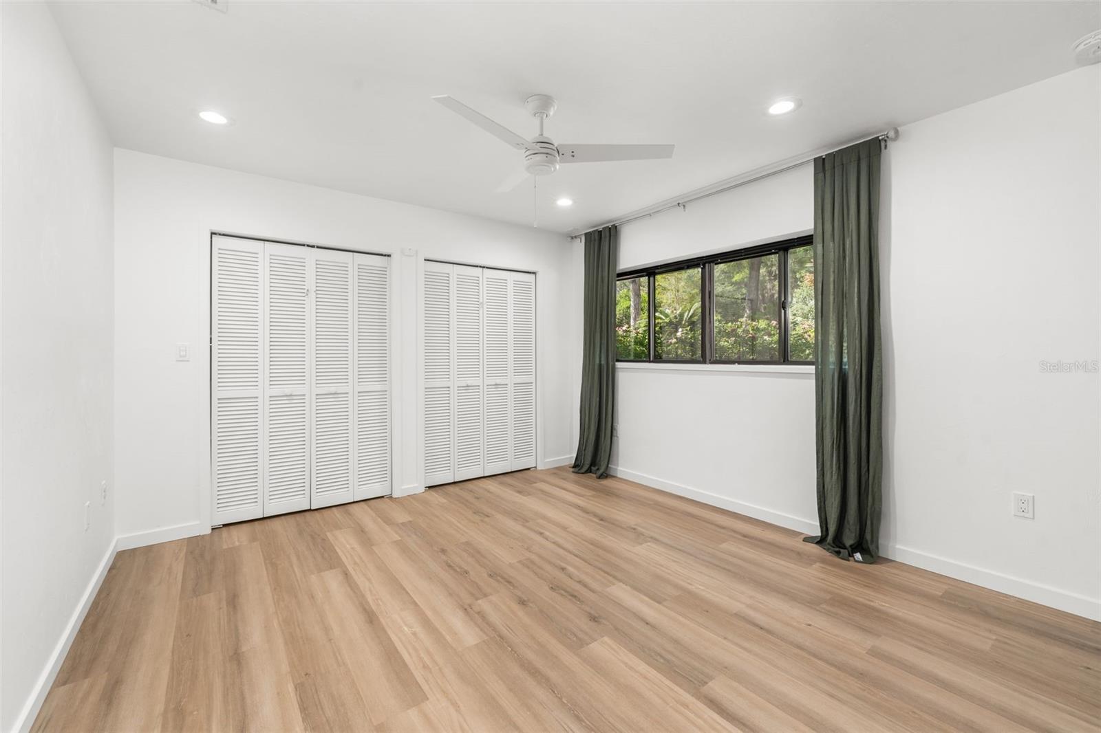 Image 43 of 83 For 2261 24th Avenue