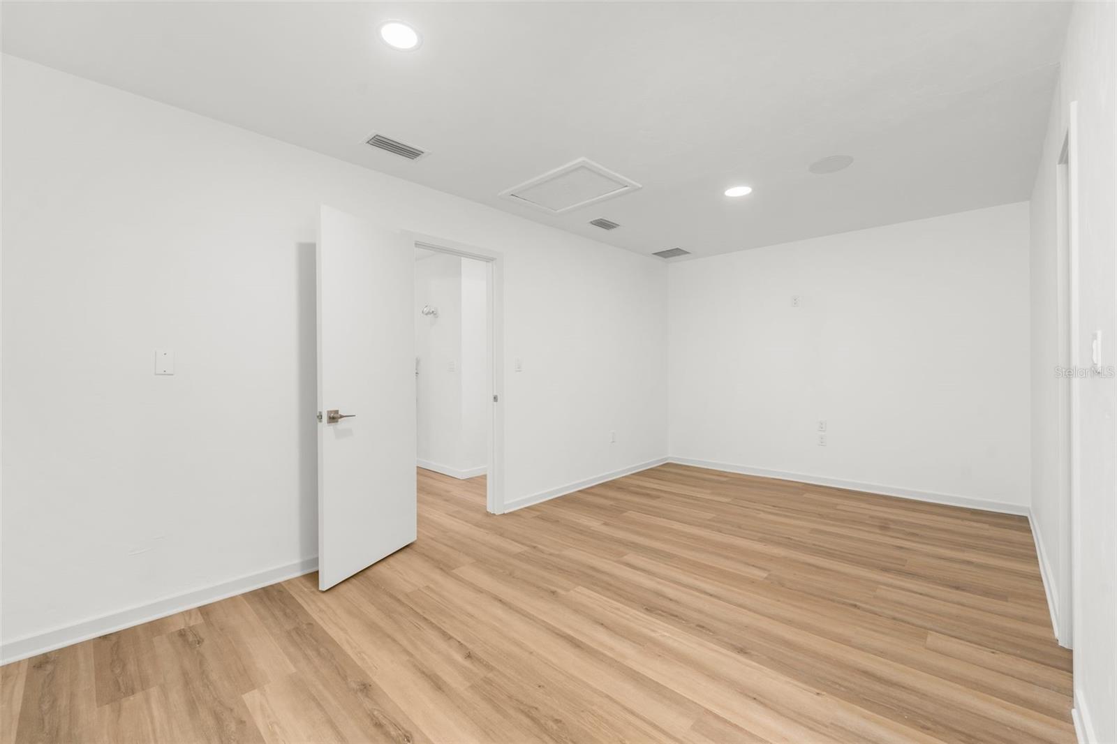 Image 45 of 83 For 2261 24th Avenue