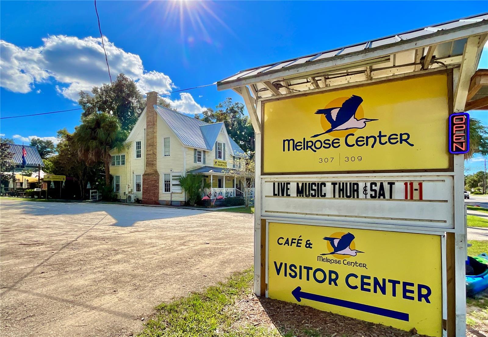Listing photo id 13 for Melrose Landing Blvd