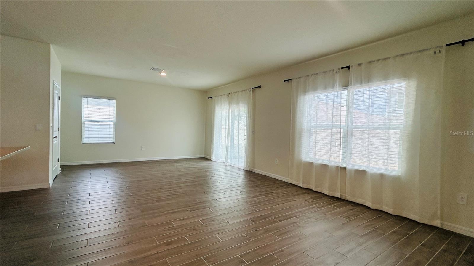 Image 5 of 19 For 5164 49th Lane