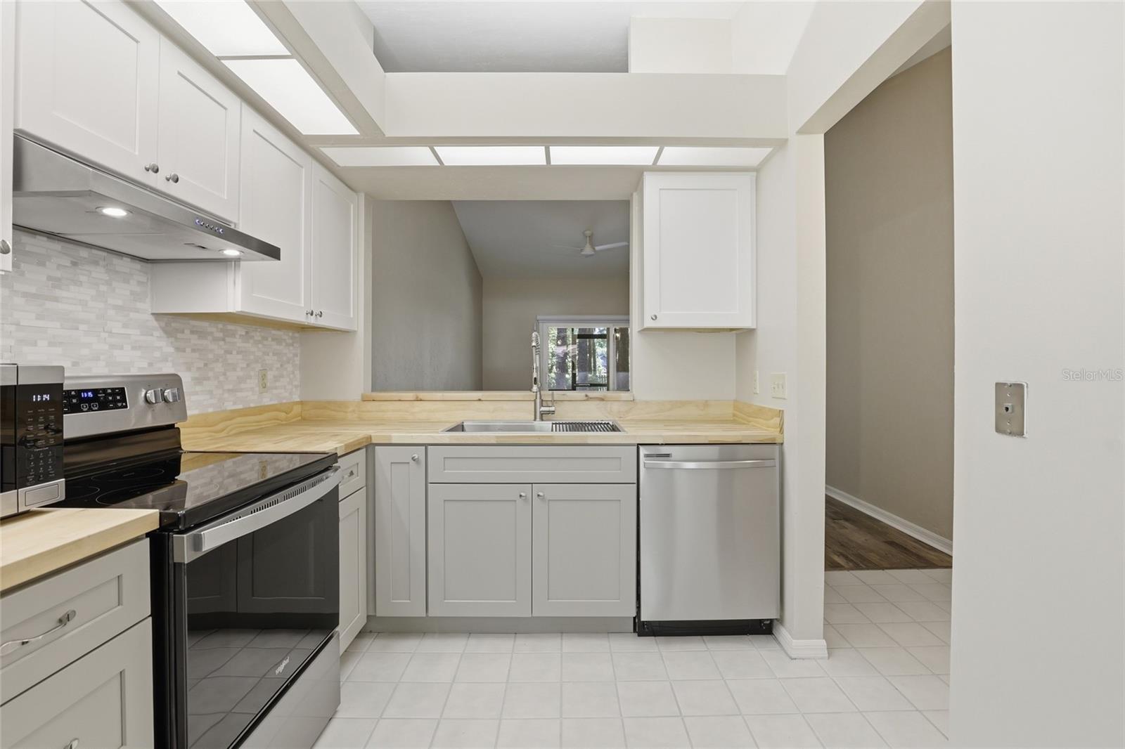 Image 10 of 34 For 4023 23rd Circle