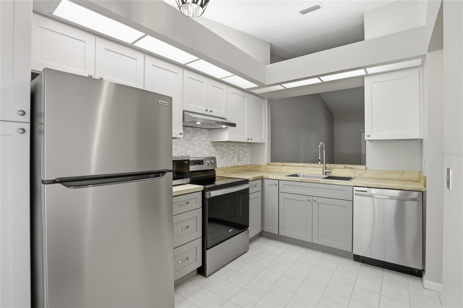 Image 11 of 34 For 4023 23rd Circle