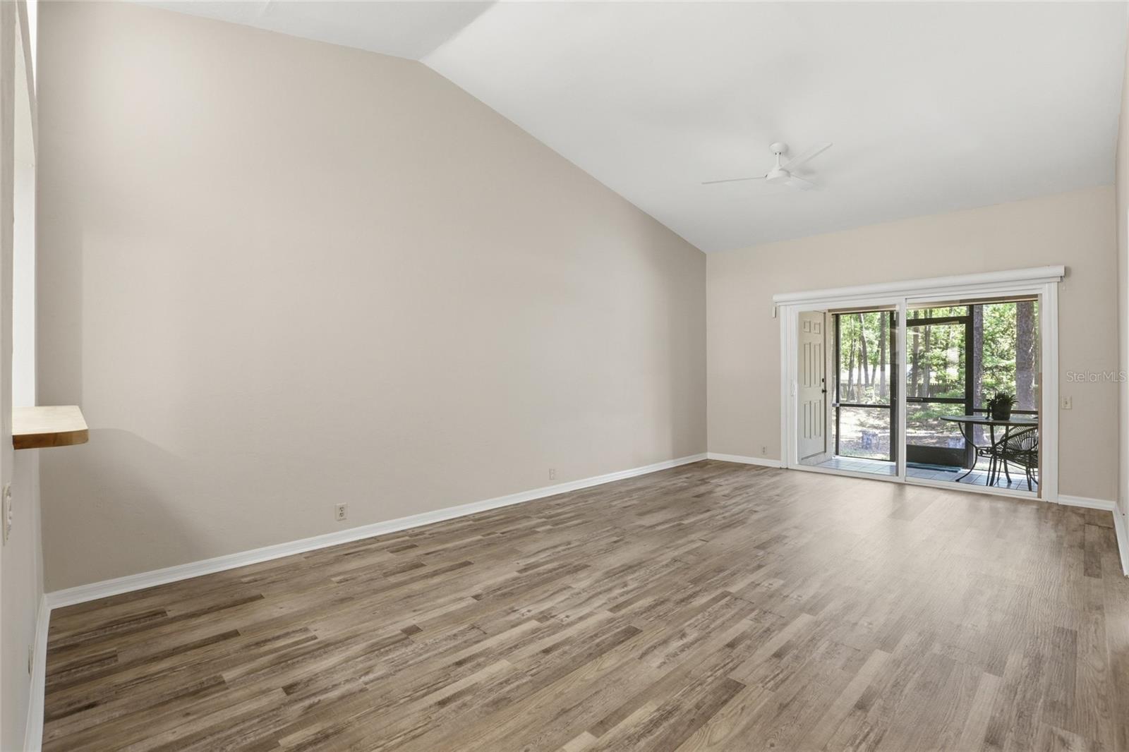 Image 5 of 34 For 4023 23rd Circle