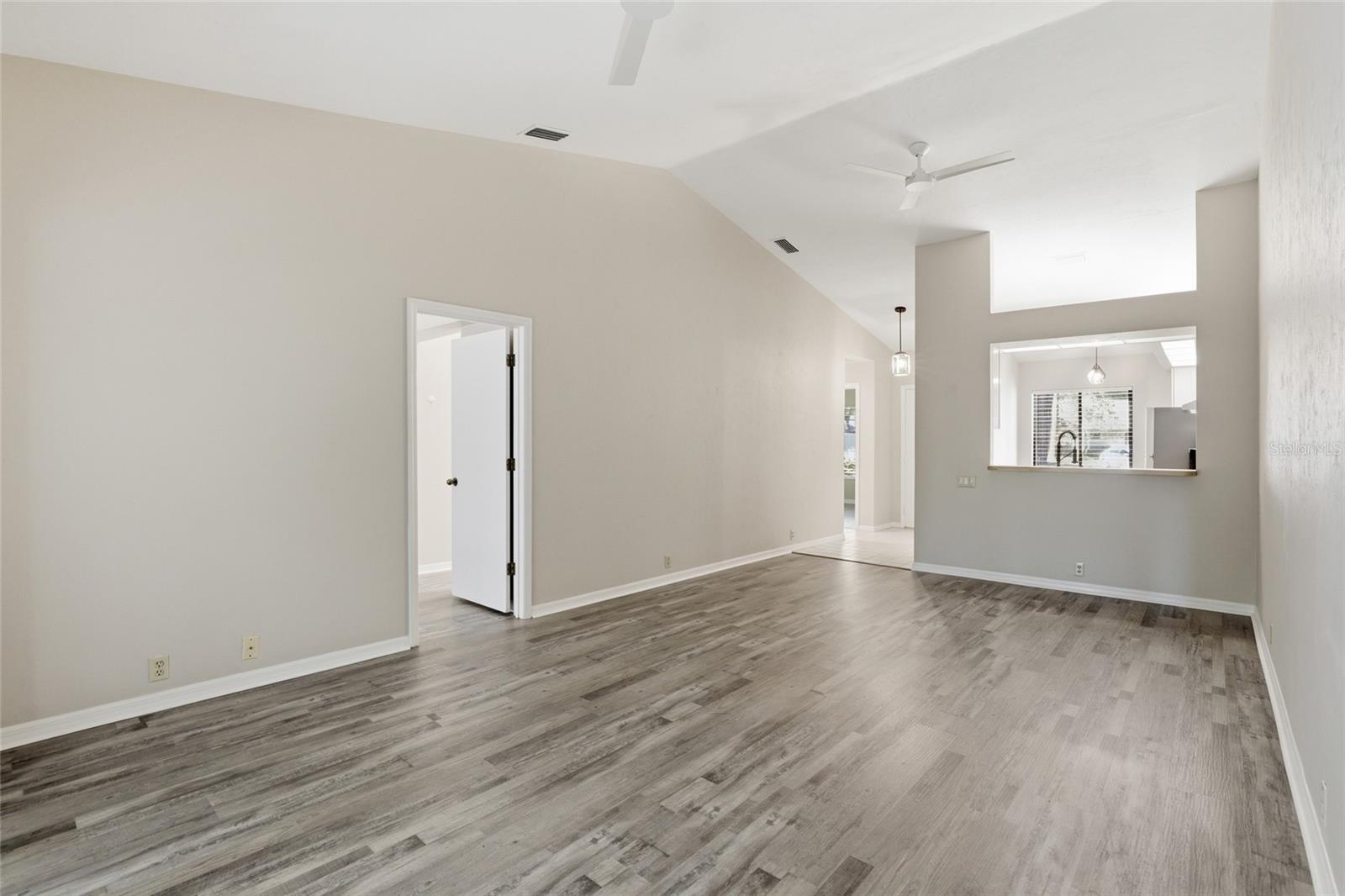 Image 6 of 34 For 4023 23rd Circle