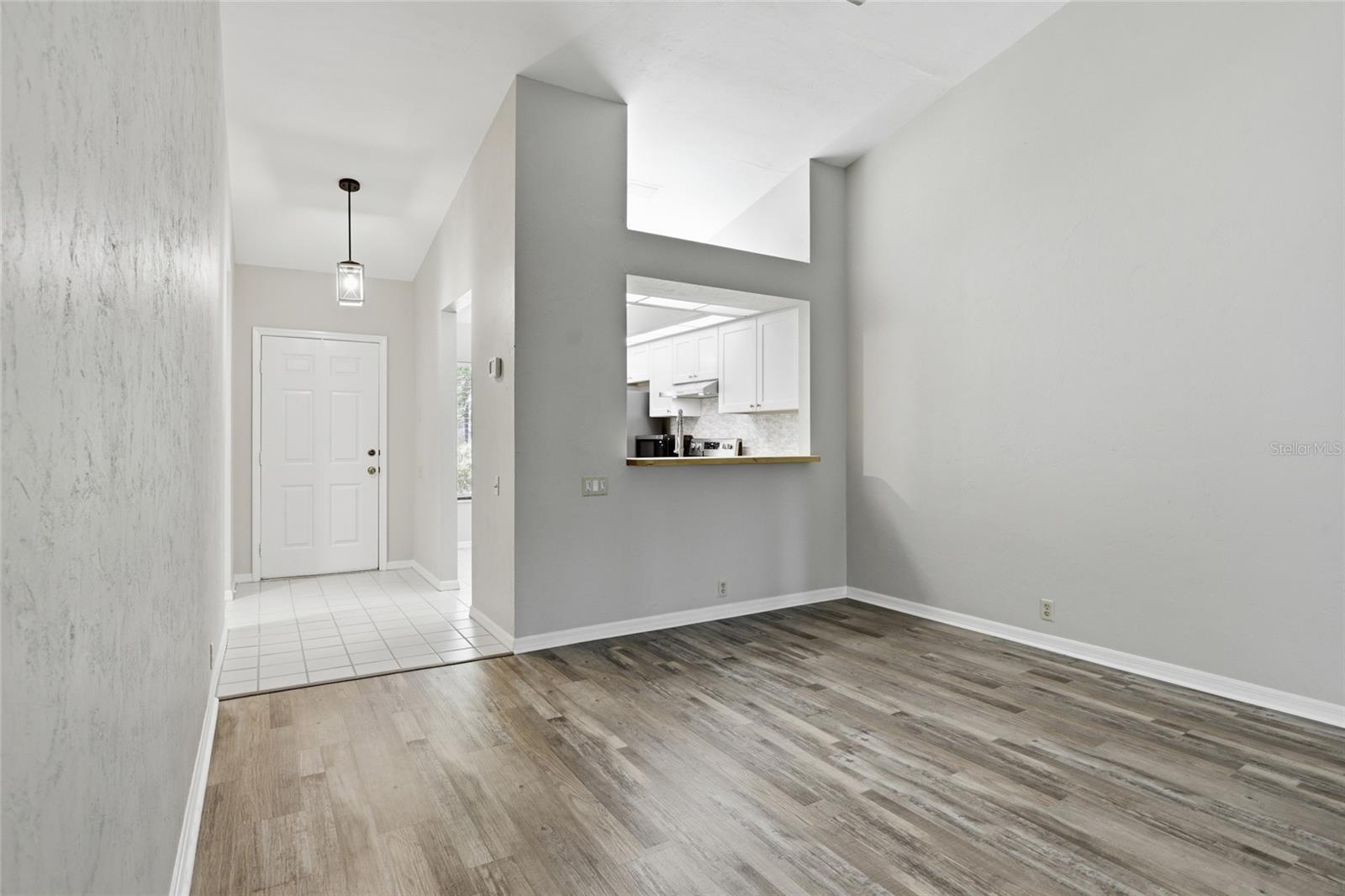 Image 7 of 34 For 4023 23rd Circle