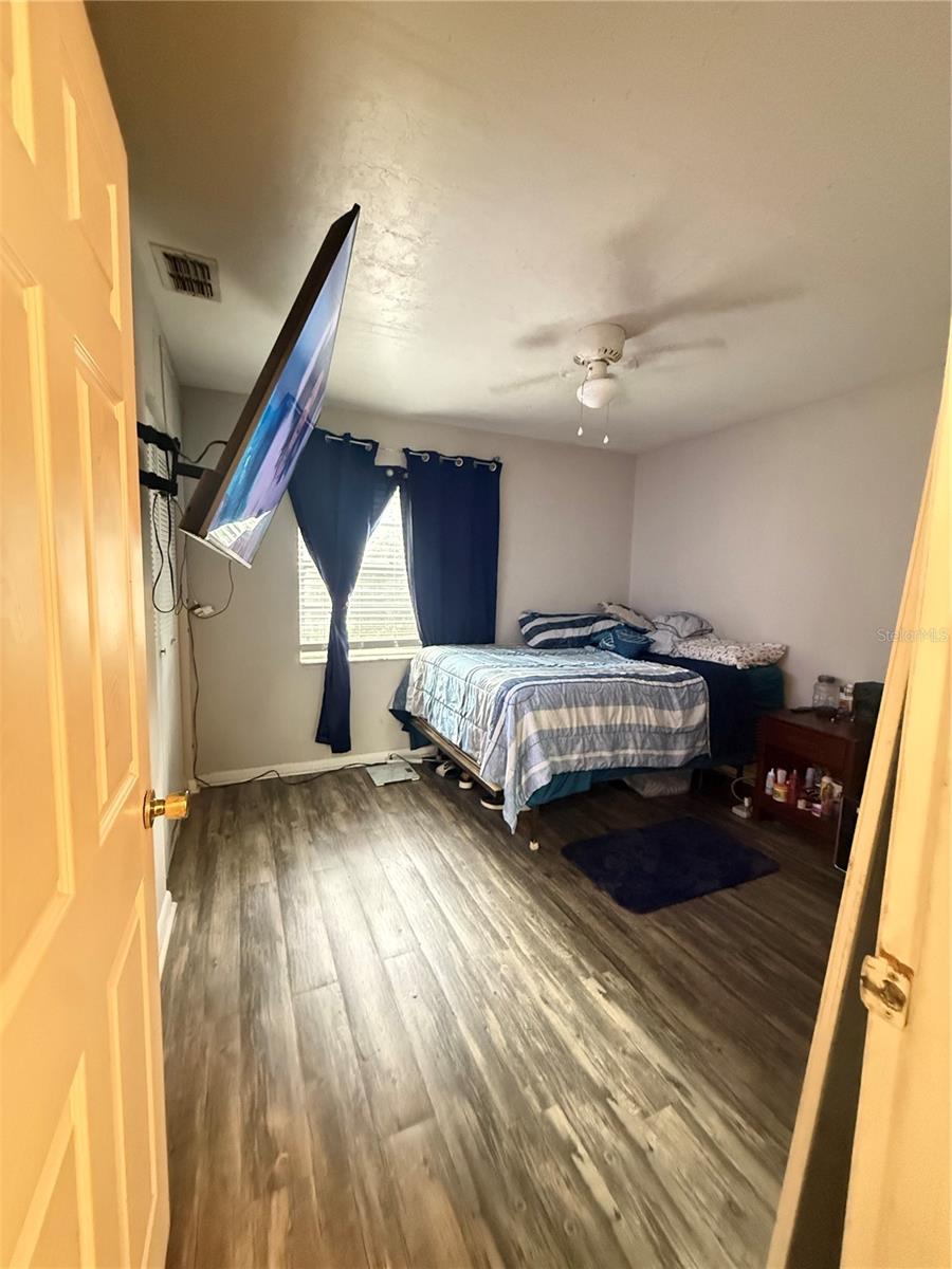 Image 2 of 11 For 615 11th Lane A