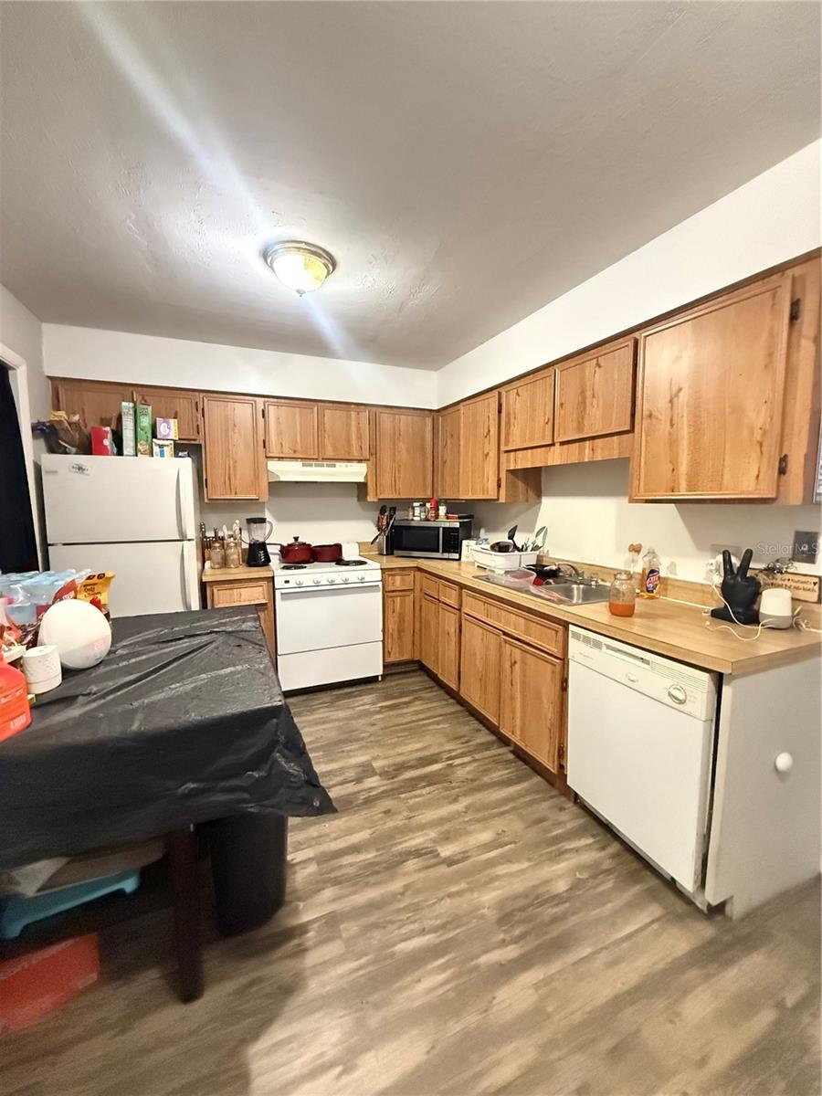 Image 8 of 11 For 615 11th Lane A