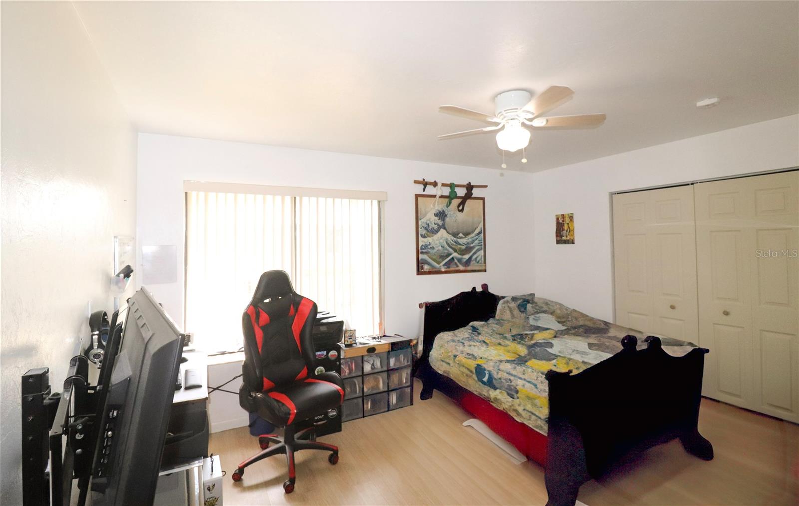 Image 22 of 39 For 2300 43rd Street T-3 - Room