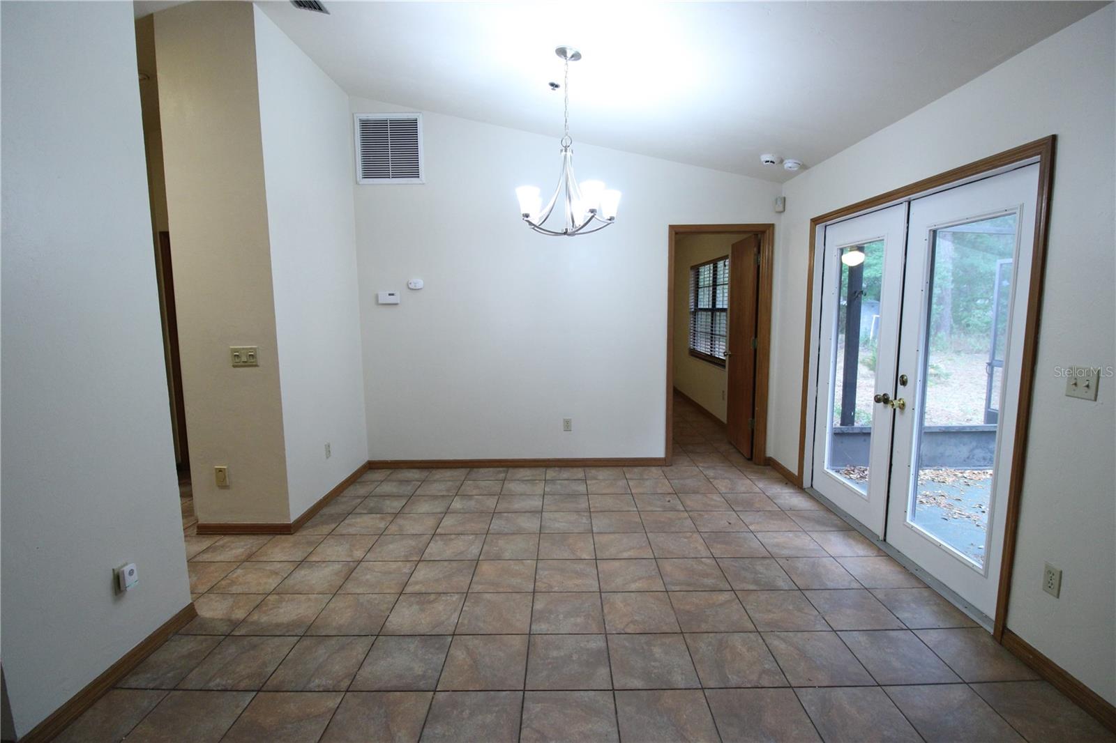 Image 4 of 22 For 4035 37th Drive