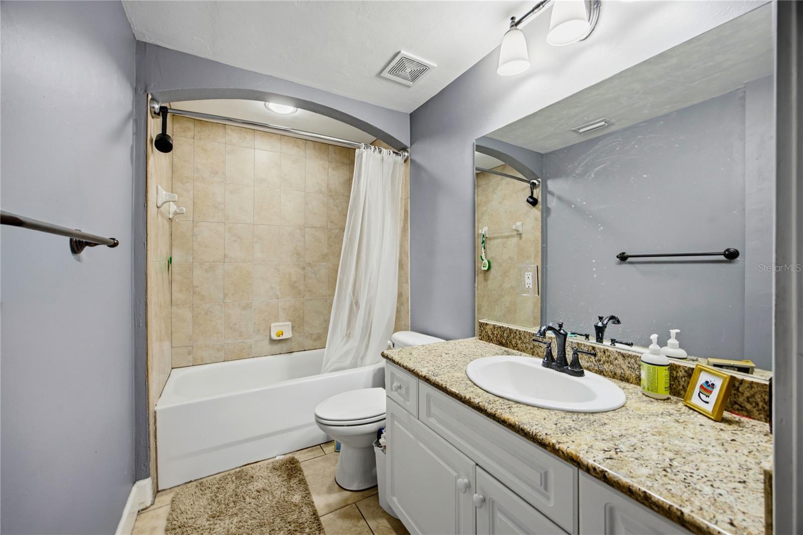 Image 21 of 37 For 325 14th Street 307