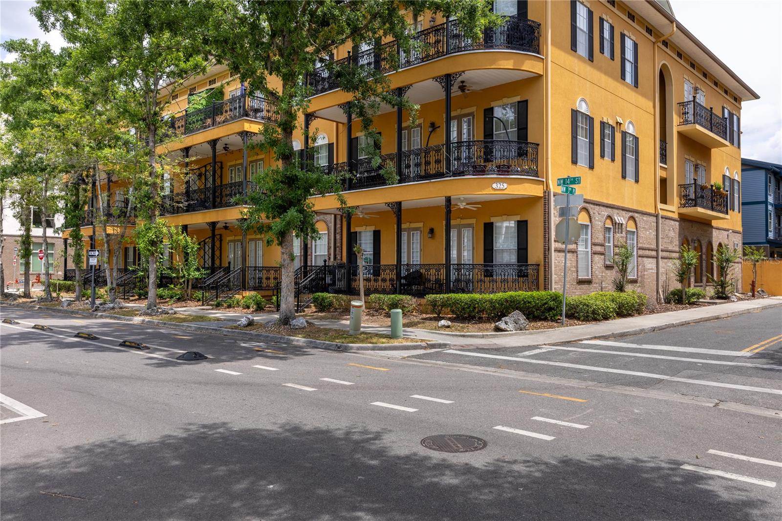 Image 31 of 37 For 325 14th Street 307