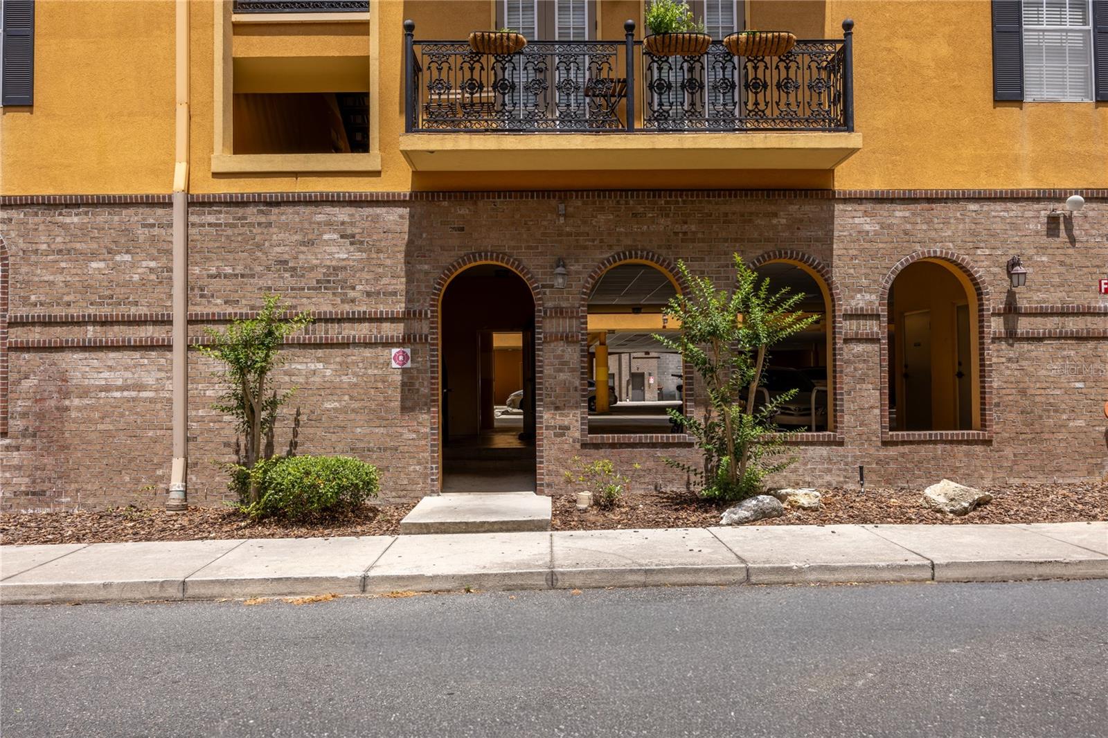 Image 34 of 37 For 325 14th Street 307