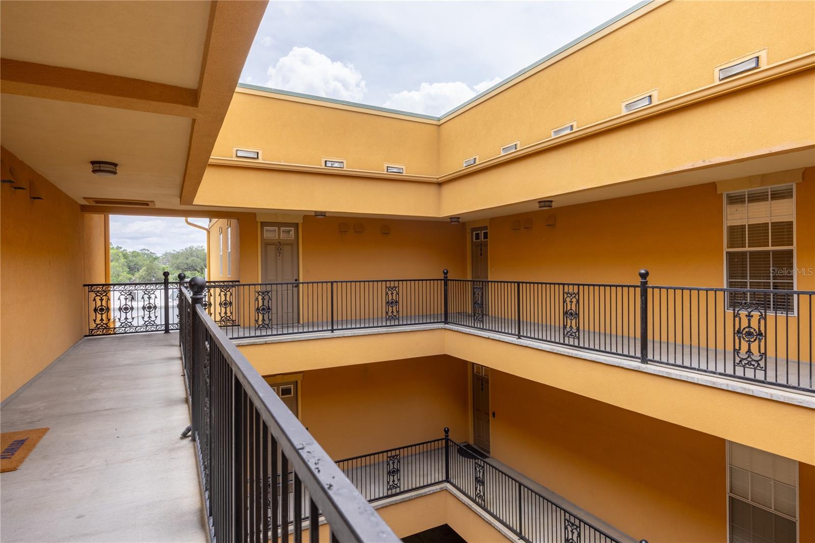 Image 8 of 37 For 325 14th Street 307