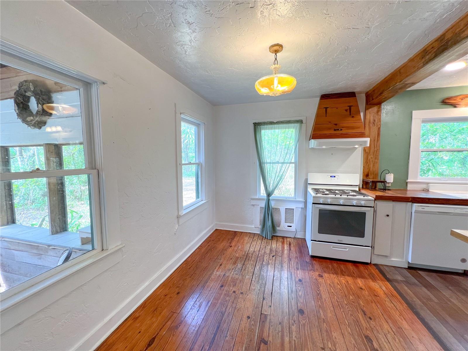 Image 4 of 14 For 11716 7th Avenue