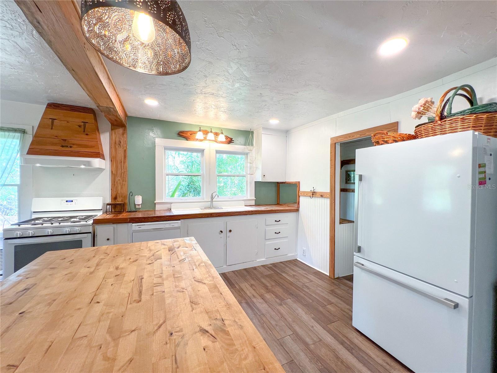 Image 6 of 14 For 11716 7th Avenue