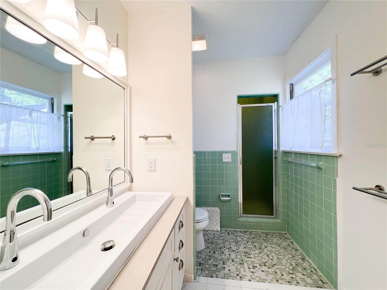 Image 16 of 18 For 501 8th Avenue