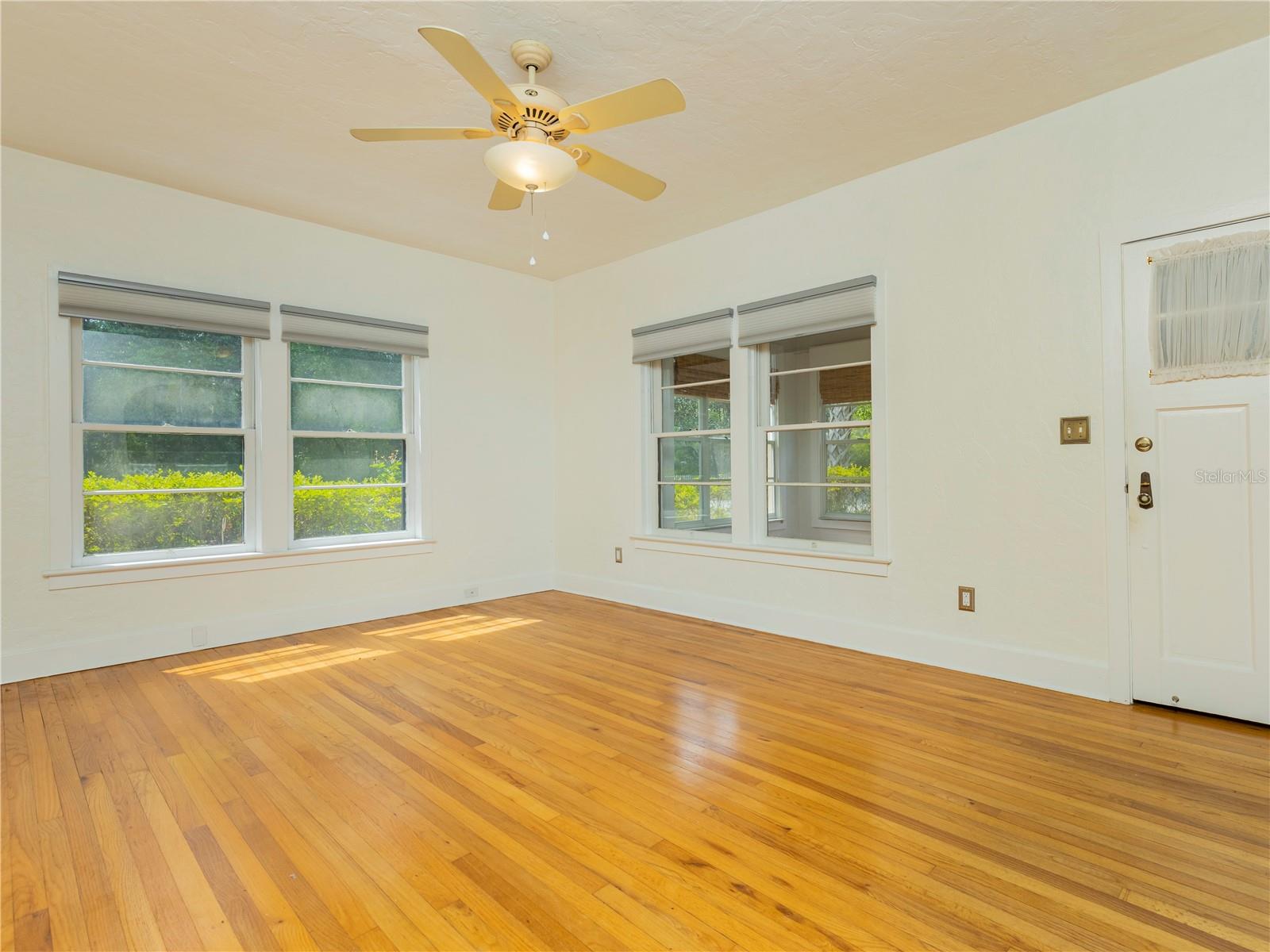 Image 6 of 18 For 501 8th Avenue