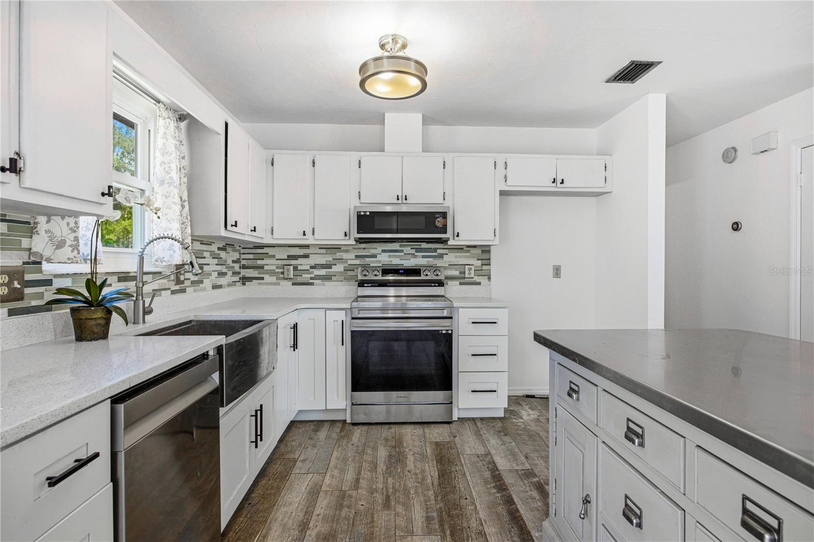 Image 17 of 42 For 6716 29th Street
