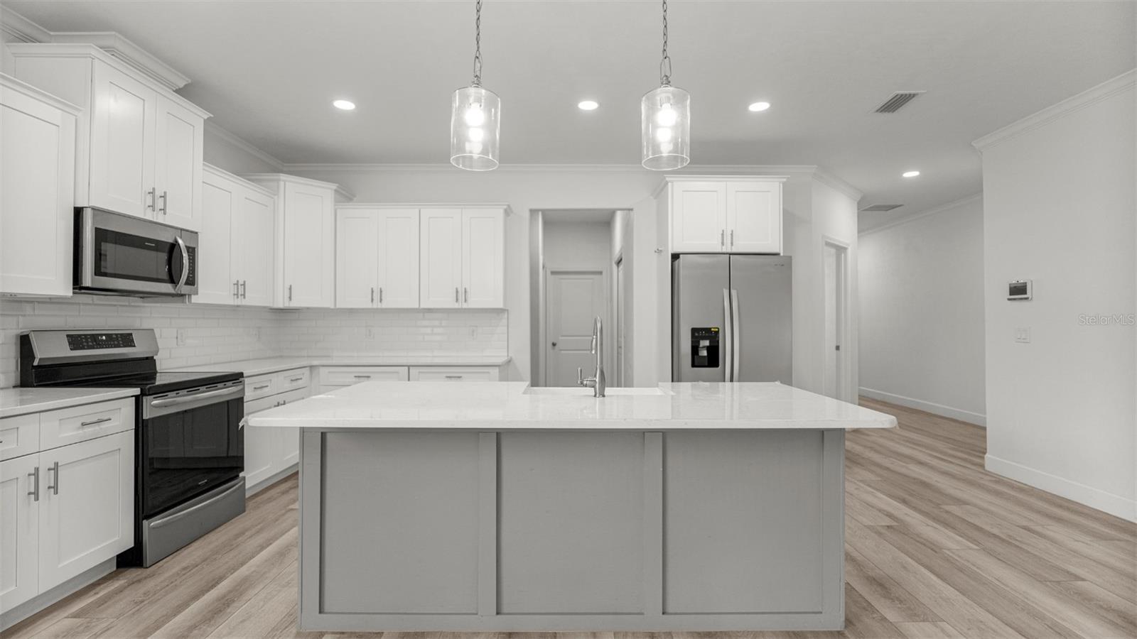 Image 5 of 26 For 6657 15th Place