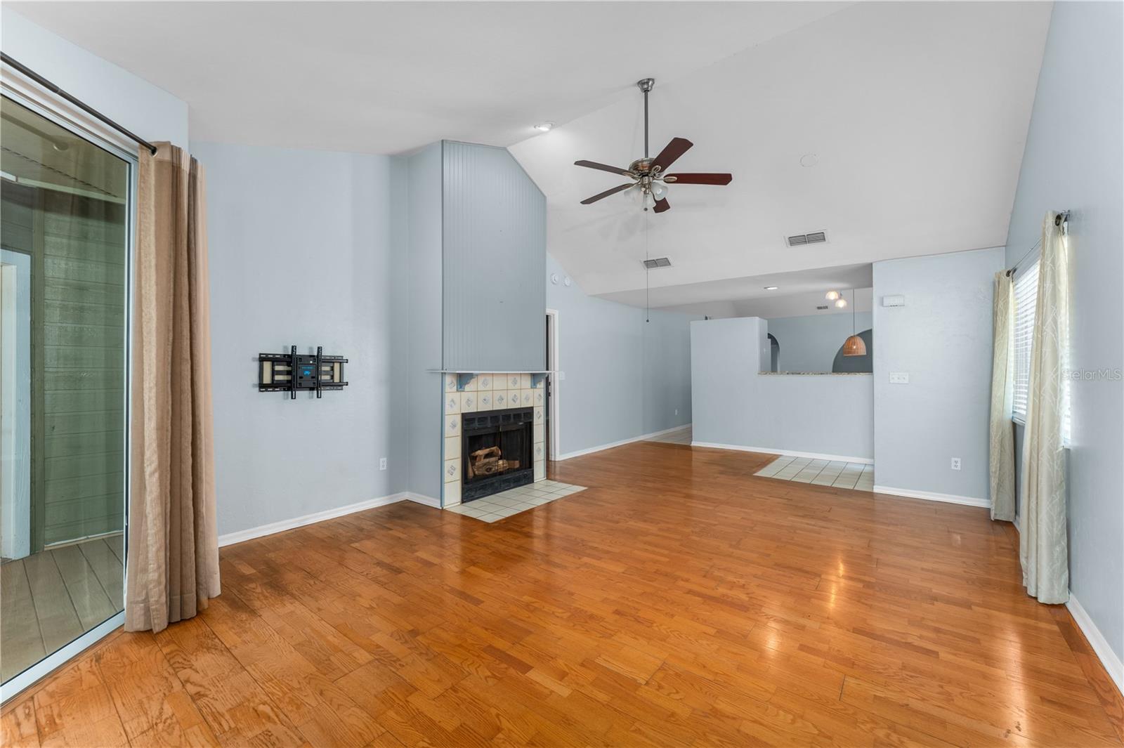 Image 11 of 36 For 839 125th Drive