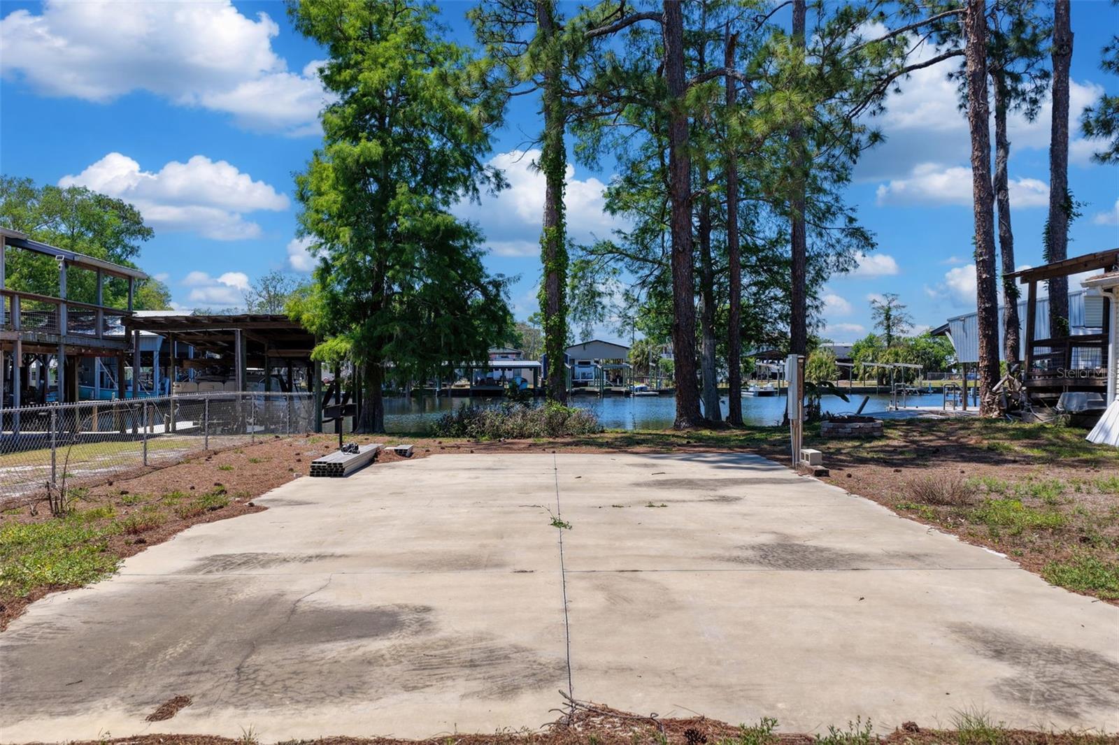 Listing photo id 4 for 53 241st Street