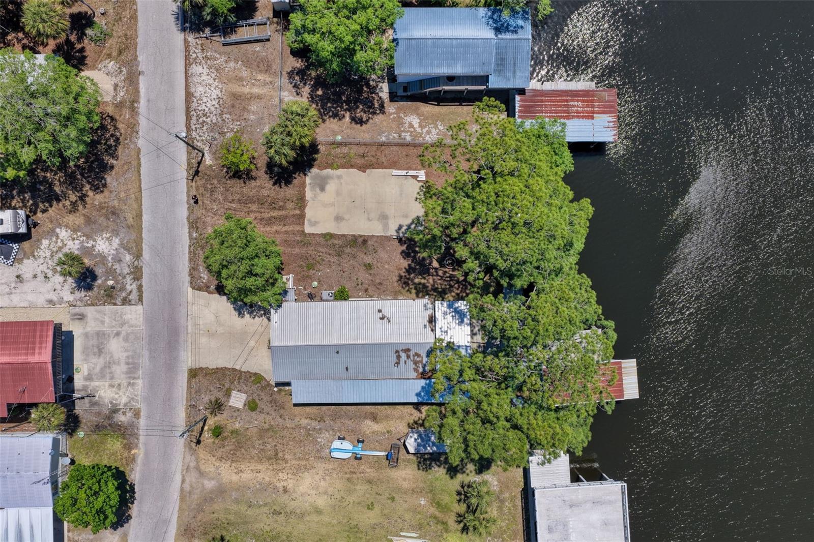 Listing photo id 10 for 53 241st Street