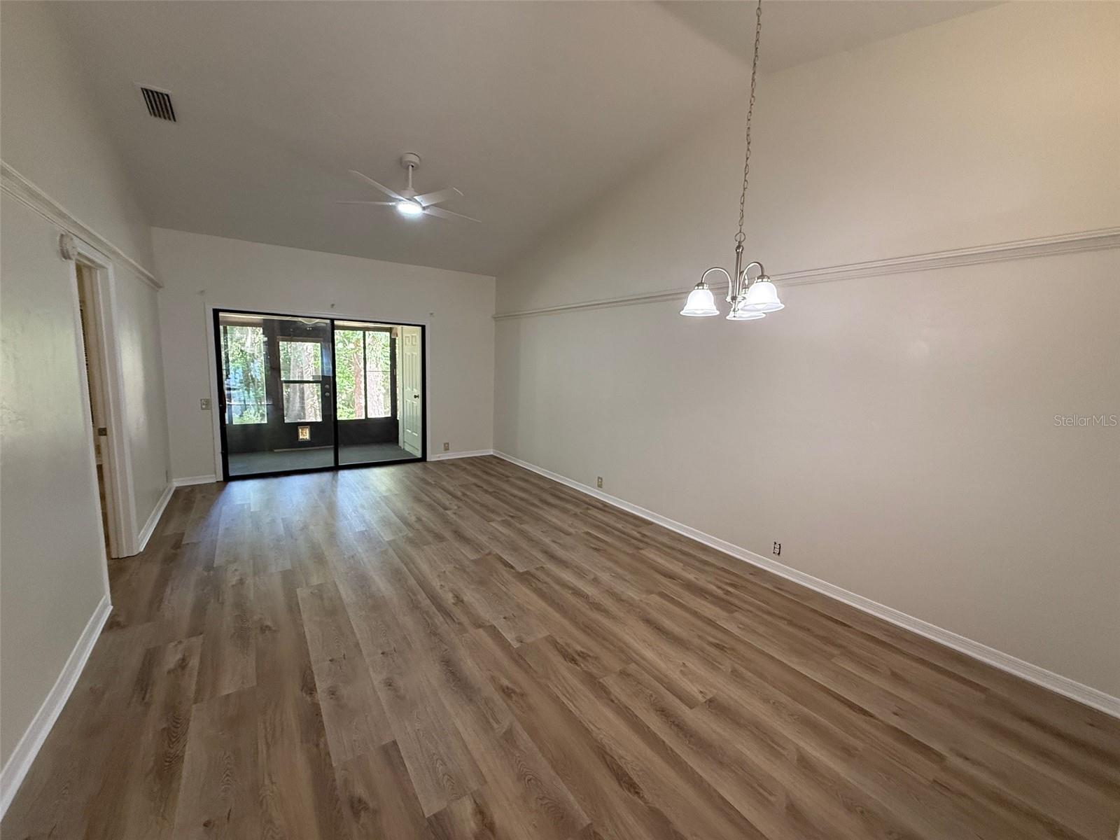Image 4 of 17 For 4052 23rd Circle