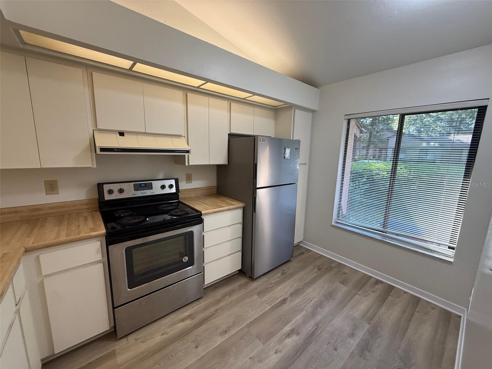 Image 8 of 17 For 4052 23rd Circle