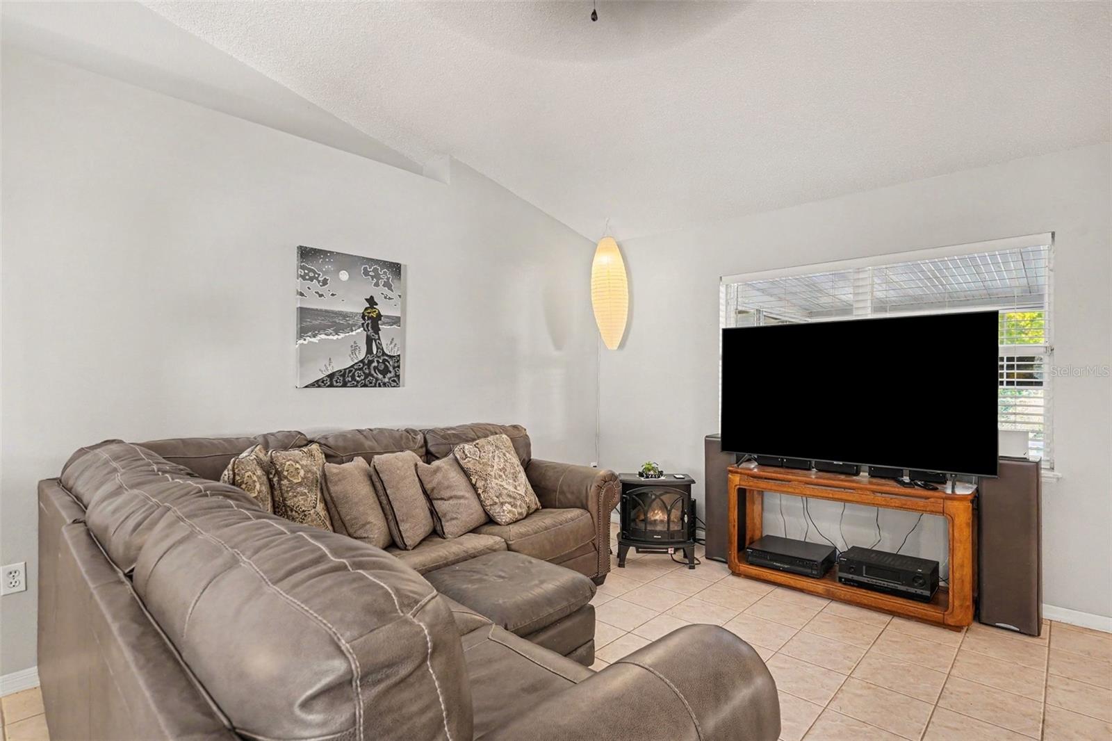 Image 4 of 25 For 1367 Wing Road Sw