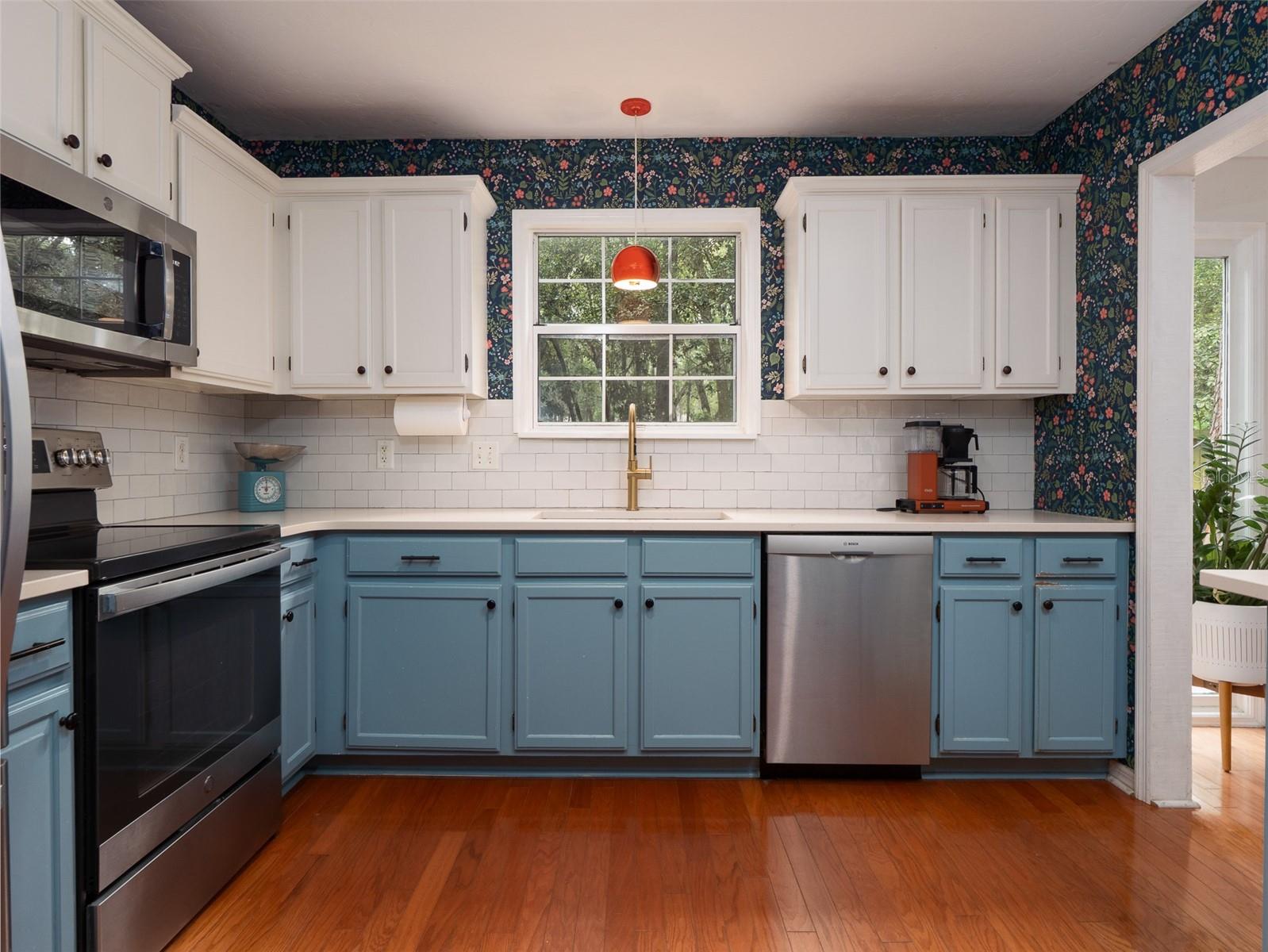 Image 11 of 21 For 5213 94th Street