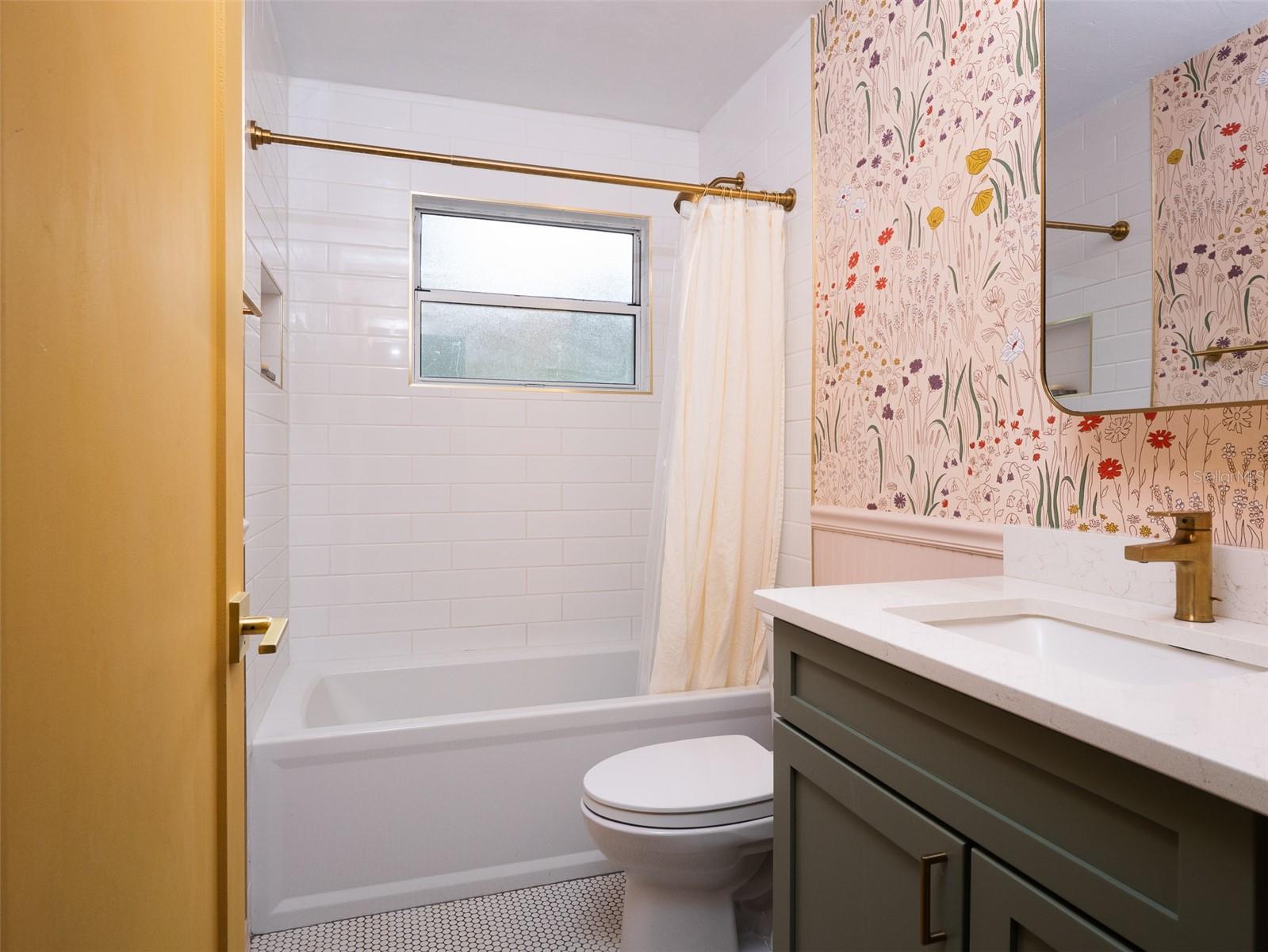Image 17 of 21 For 5213 94th Street