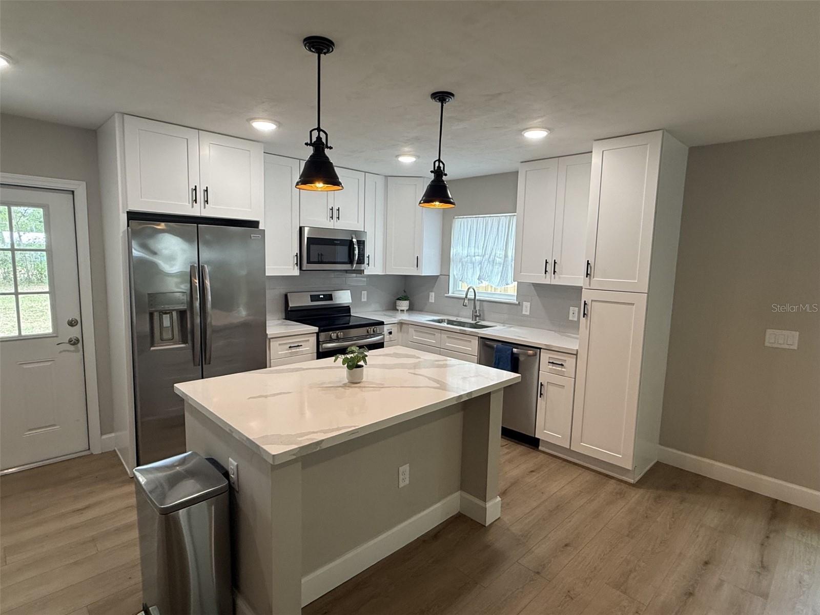 Image 3 of 18 For 13323 157th Avenue