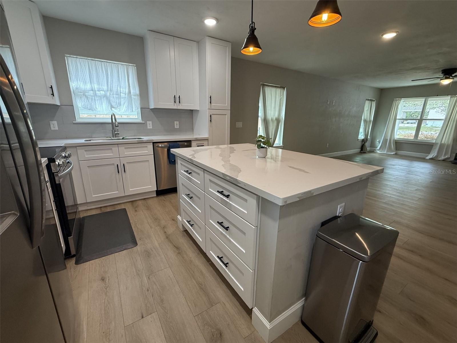 Image 4 of 18 For 13323 157th Avenue